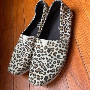 Size 10 cheetah print Toms